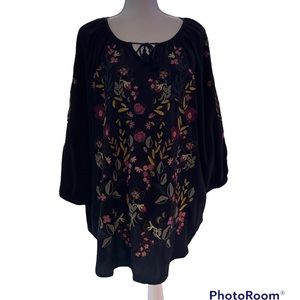 J Jill Tunic XL Black with flowers embroidered on front sleeves and back